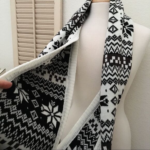 Evelyn K Nordic Print Sweater Knit Infinity Scarf, NEW - Picture 4 of 5